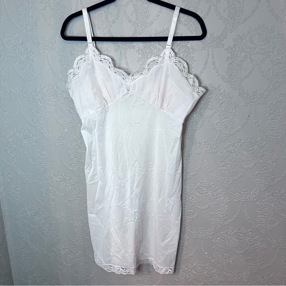 Elegant White Lace Trim Chemise Vintage 34 Med Medium great condition - Picture 1 of 6